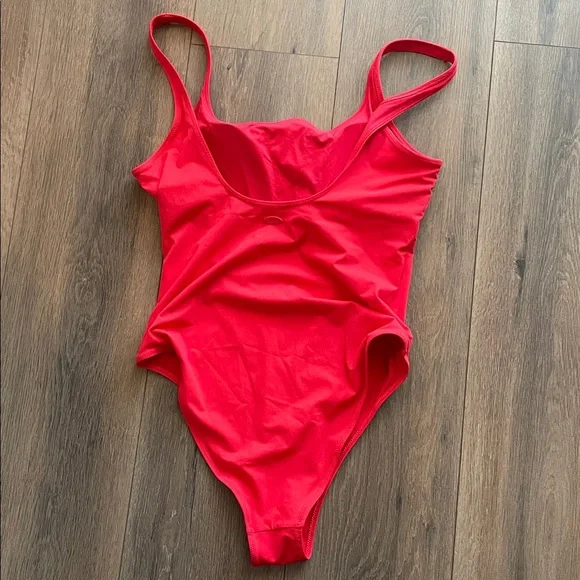 NEW Vuori Encinitas One Piece Swimsuit- Large - Picture 6 of 7